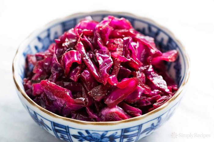 How to cook purple cabbage german style