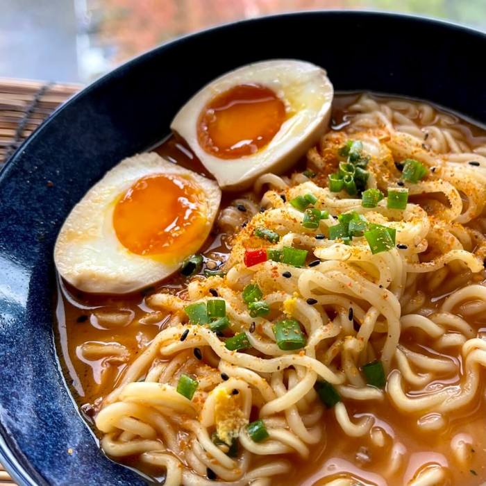 How to cook an egg ramen style