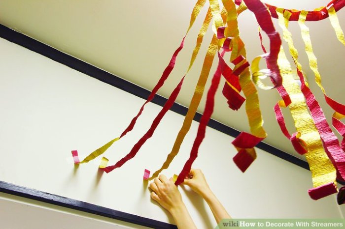 How to decorate a party room with streamers